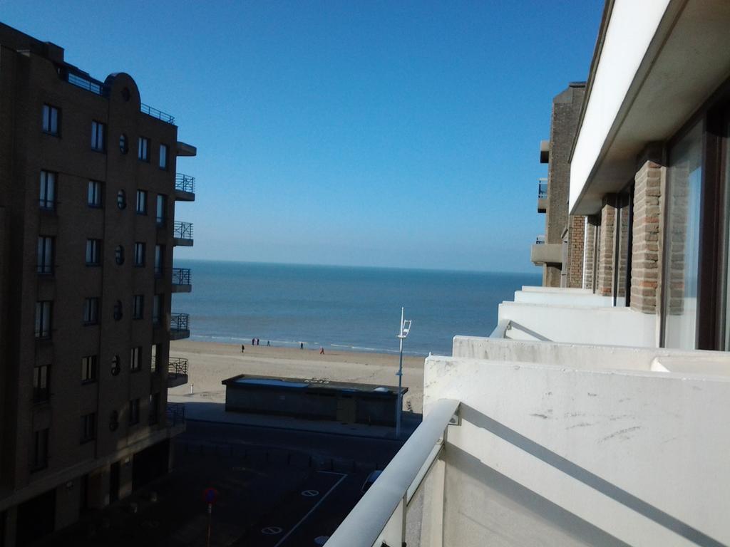 Zonnig Appartement Met Zeezicht Koksijde Eksteriør bilde