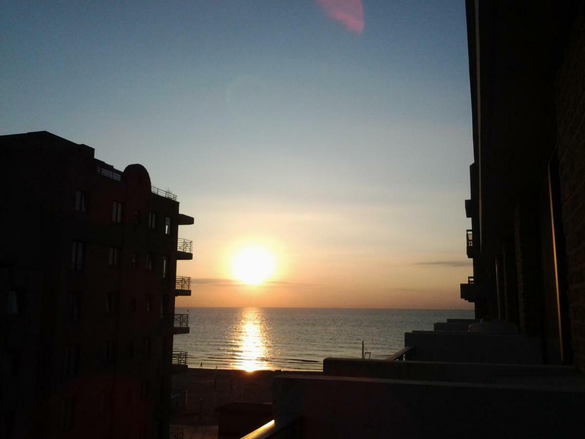 Zonnig Appartement Met Zeezicht Koksijde Eksteriør bilde